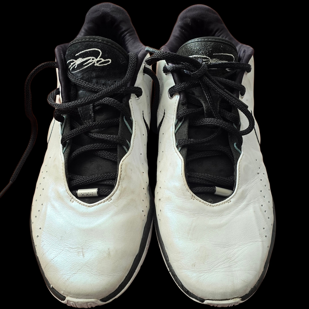 Nike Men's White and Black Athletic Shoes